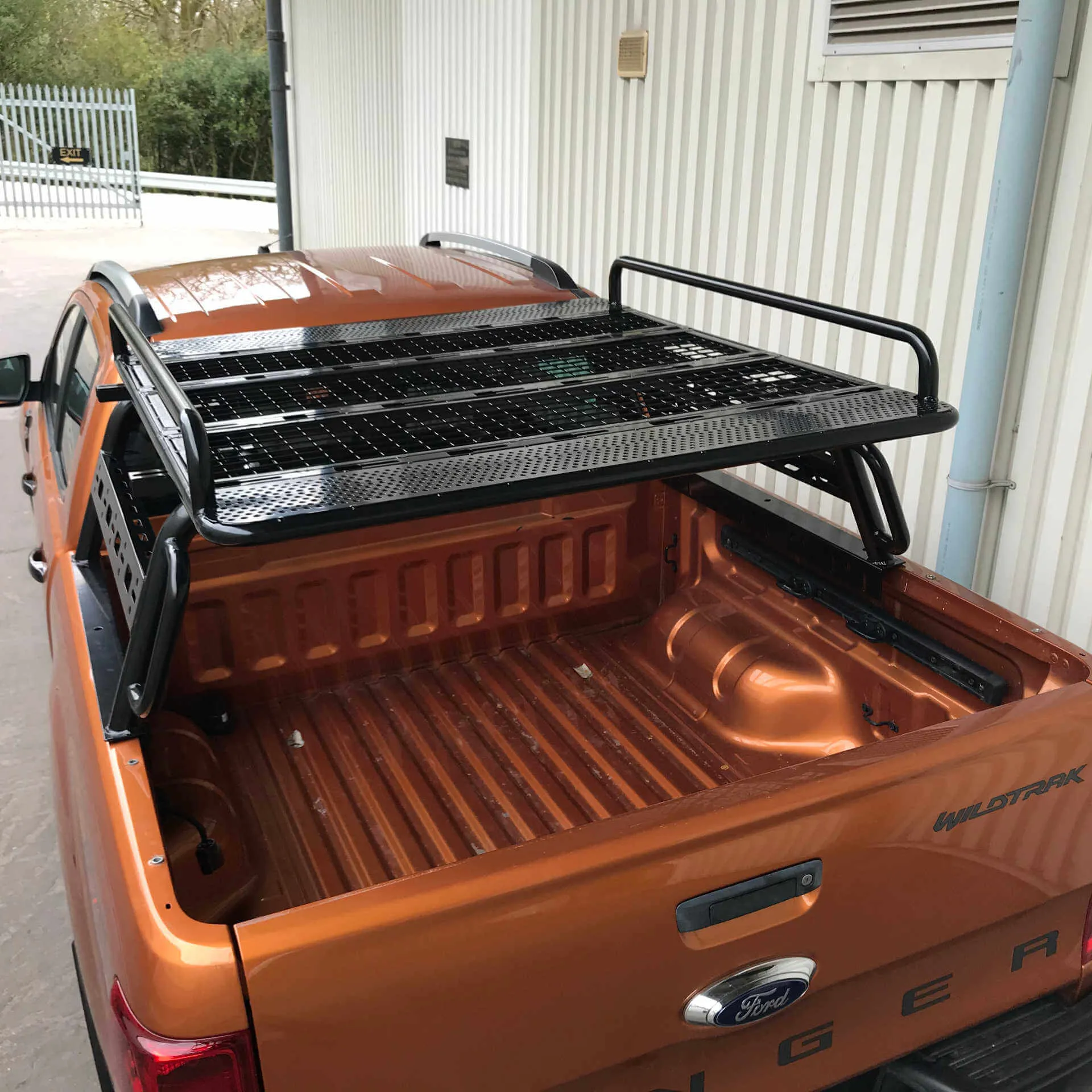 Adjustable Load Bed Cargo Frame with Side Rail Rack for Isuzu D-Max 2002-2007