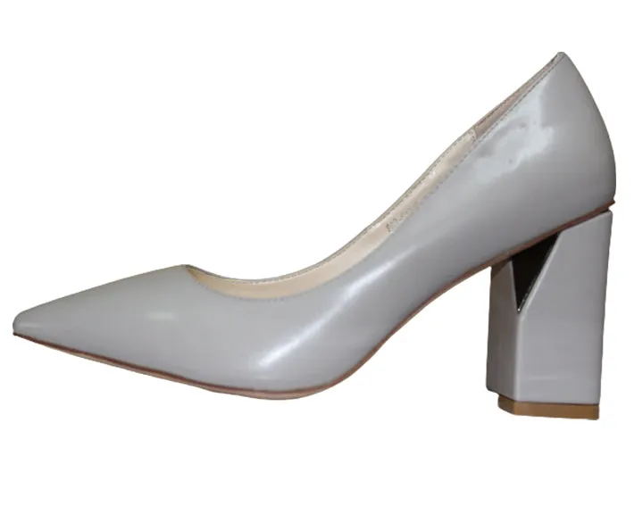 Grey pointed chunky heel