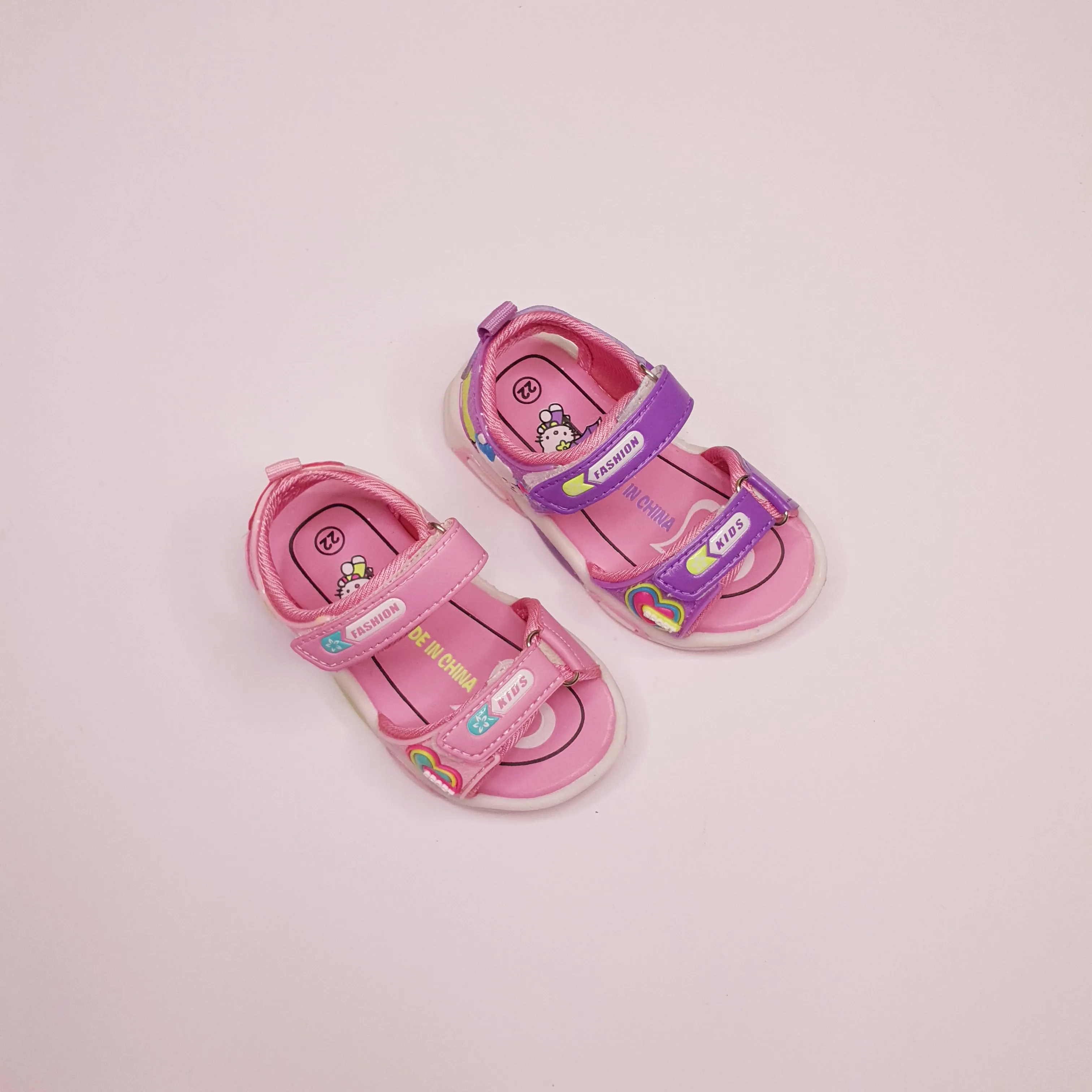 Kids Footwear 821